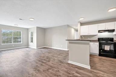 Main picture of 295 N Lawrence Ave