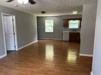Main picture of 702 Pearson Springs Rd