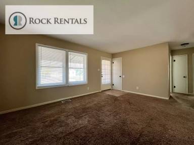 Main picture of 15 Sunset Dr