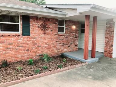 Main picture of 1120 SW 55th St