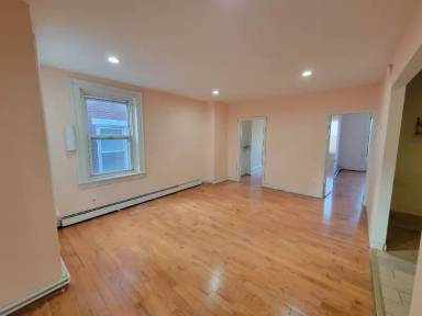 Main picture of 2022 Spring Garden St