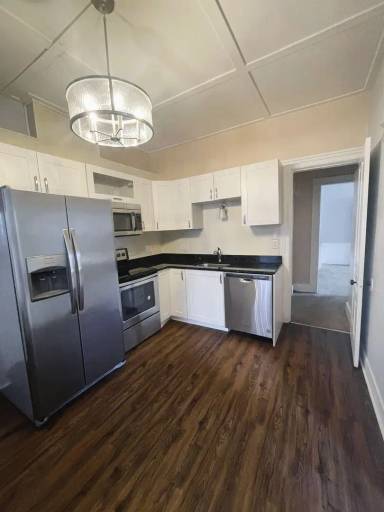 Main picture of 401 S Division St