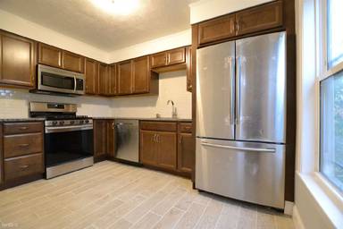 Main picture of 7 Whitman St