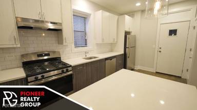 Main picture of 2618-26 N Rockwell St