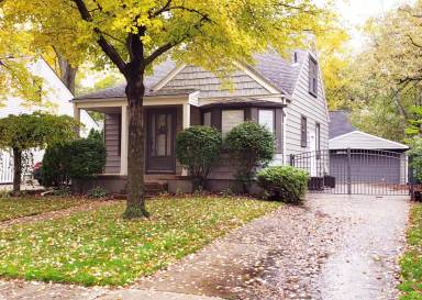 Main picture of 919 N Rembrandt Ave