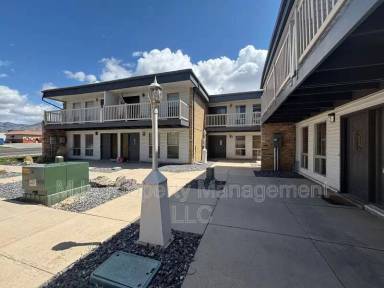 Main picture of 1165 Edgewood Dr