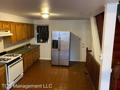 Main picture of 4920 W Thompson St