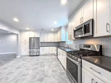 Main picture of 3456 S Redondo Blvd