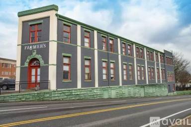 Main picture of 580 E Broad St