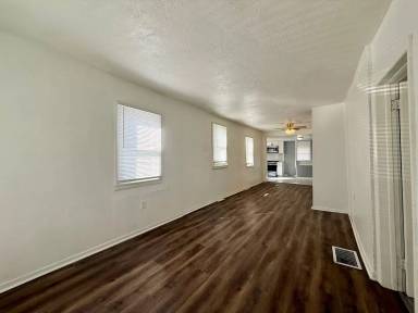 Main picture of 4111 N Boulevard Ave