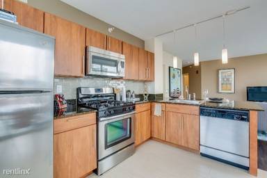 Main picture of 220 W Erie St