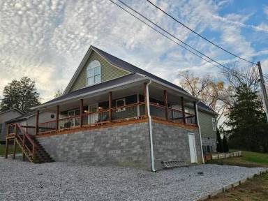 Main picture of 219 Beech St