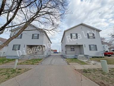 Main picture of 523 E Pacific St