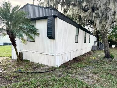 Main picture of 111 W Carter Rd