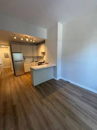 Main picture of 1839 W Master St