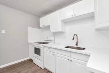 Main picture of 3655 Seabrook St