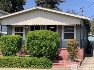Main picture of 2880 Georgia St