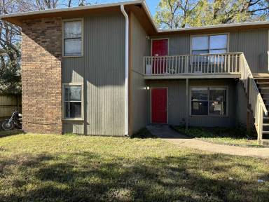 Main picture of 637 N Betty Jo Dr
