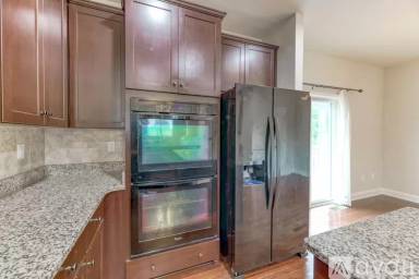Main picture of 6105 Hanlon St