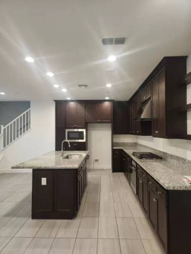 Main picture of 337 W Phelps Dr