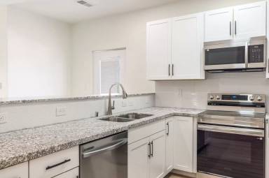 Main picture of 2211 Rio Grande Blvd NW