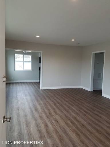 Main picture of 723 Owen Dr