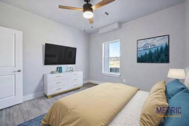 Main picture of 1049 Windy Hill Rd