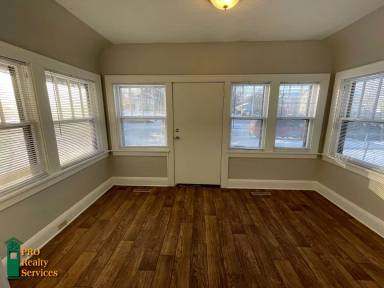 Main picture of 1826 Newton Ave N