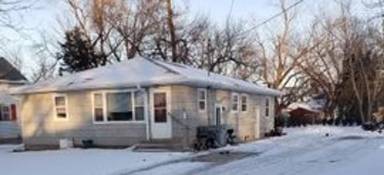 Main picture of 415 10th St SE