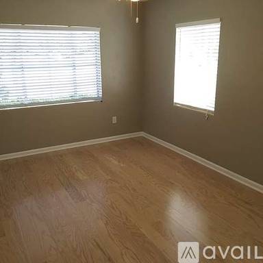 Main picture of 820 E Amelia St