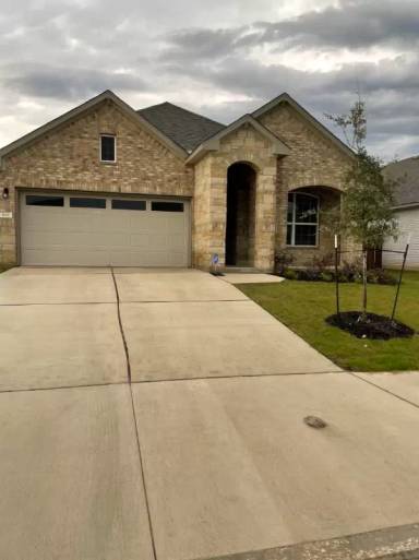 Main picture of 632 Peace Pipe Way