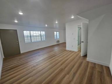Main picture of 245 E Ave 38