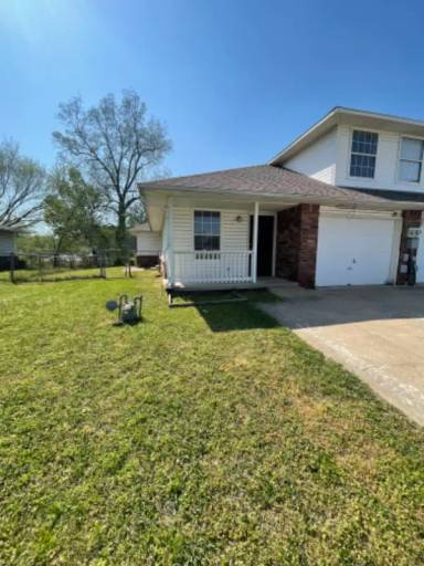 Main picture of 1305 N Willow Dr