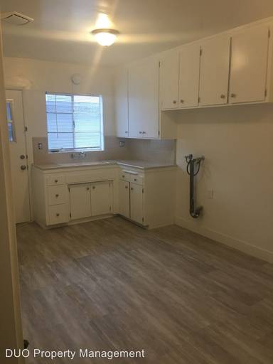 Main picture of 716 W Redondo Beach Blvd