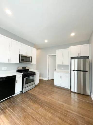 Main picture of 3135 N Paulina St