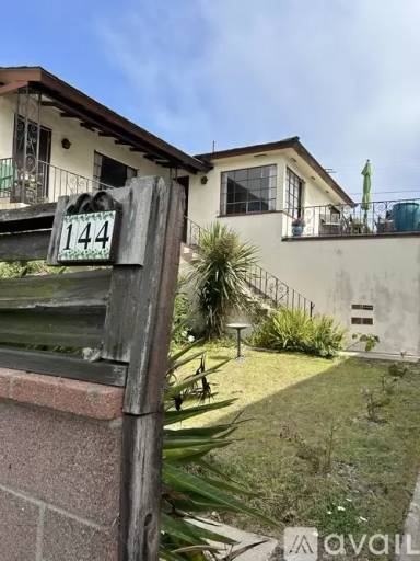 Main picture of 144 Palos Verdes Blvd