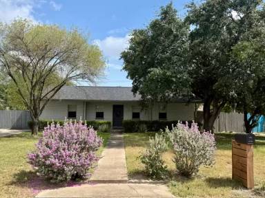 Main picture of 132 W Quince Ave
