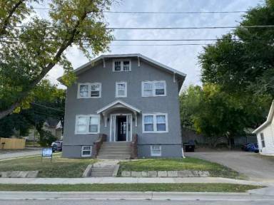 Main picture of 264 College St SE
