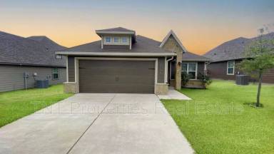 Main picture of 2106 Stubbs Dr