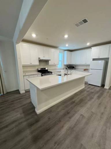 Main picture of 5584 Soria Dr