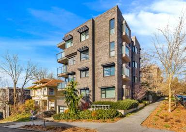 Main picture of 403 13th Ave E