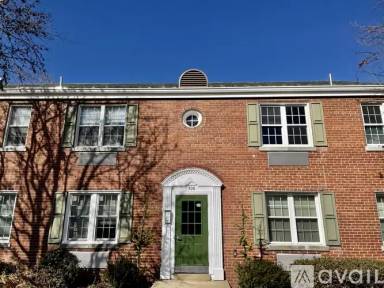 Main picture of 201 E Glebe Rd