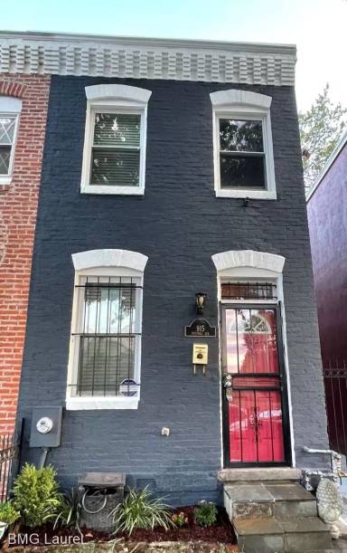 Main picture of 915 Potomac Ave SE