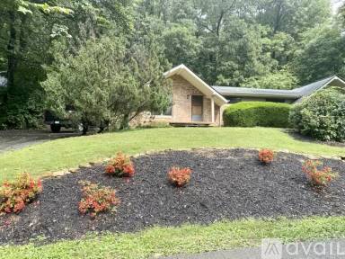 Main picture of 1443 Palisades Rd