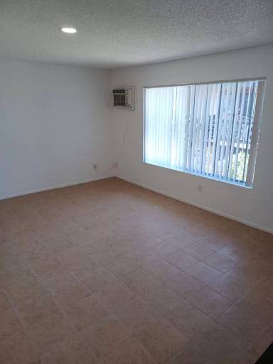 Main picture of 1601 Evergreen St