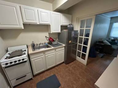 Main picture of 903 E Kilbourn Ave