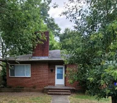 Main picture of 213 N Graham St