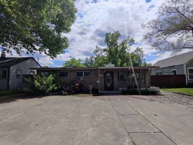 Main picture of 1215 W Kennewick Ave