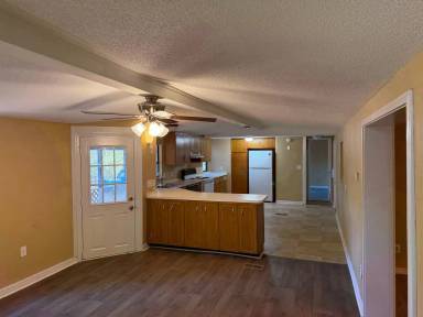 Main picture of 6117 Clover St