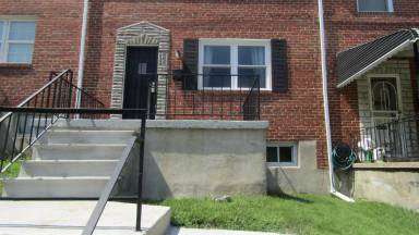 Main picture of 444 S Chapel Gate Ln